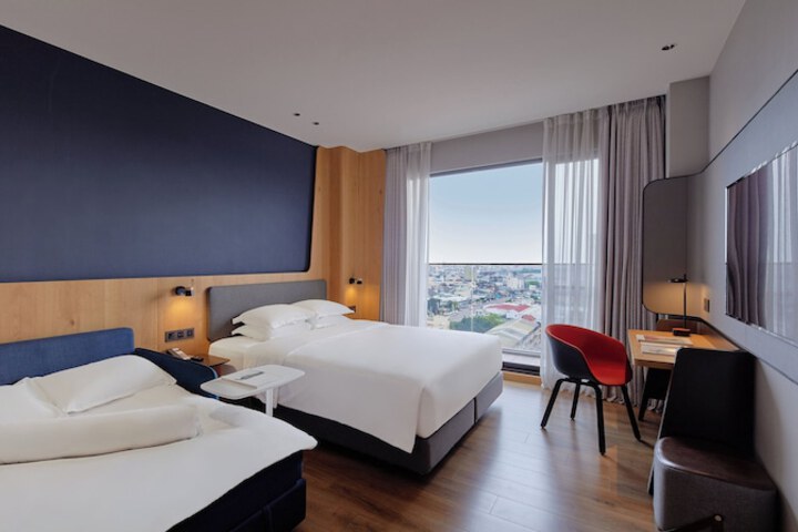 Room 21 of 82