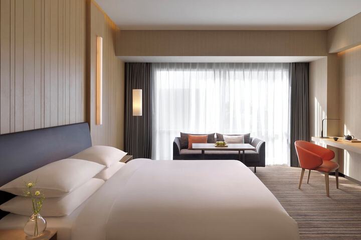 Room 21 of 76