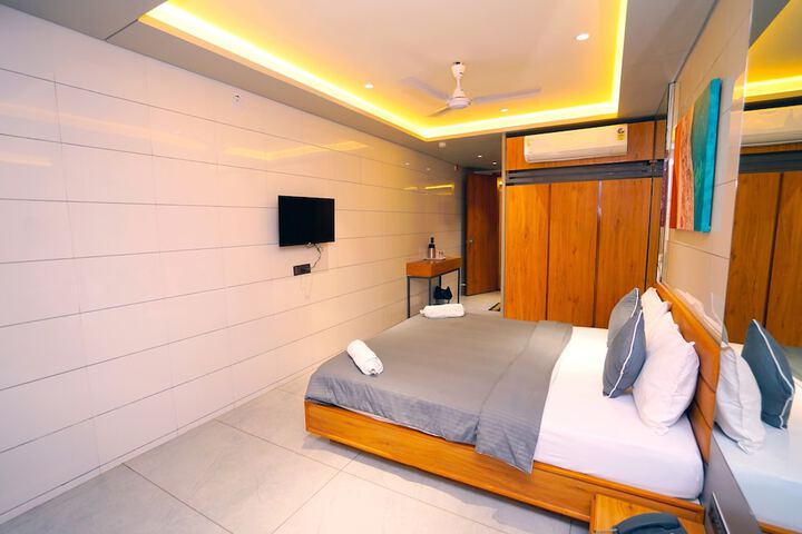 Room 8 of 43