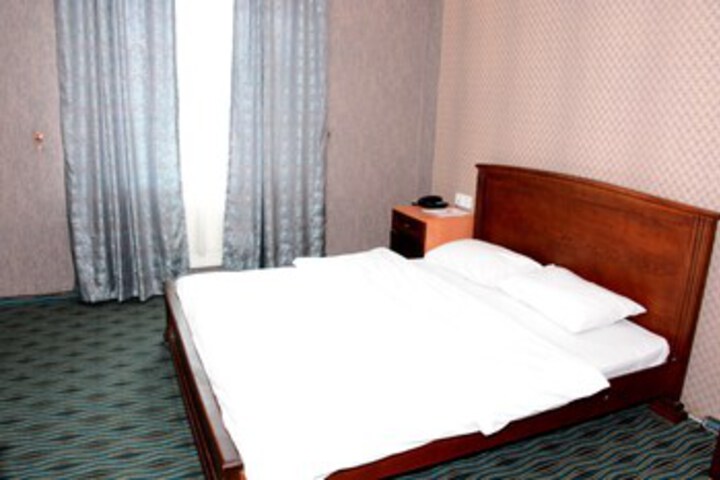 Room 54 of 90