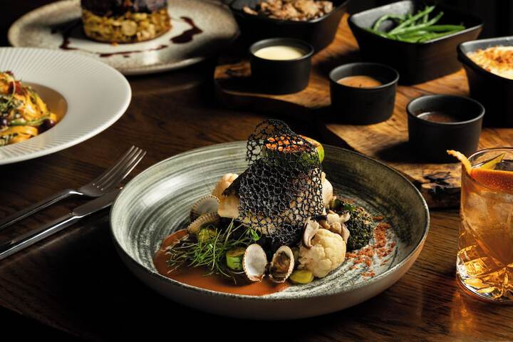Dining 55 of 80