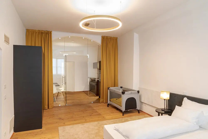 Room 3 of 9