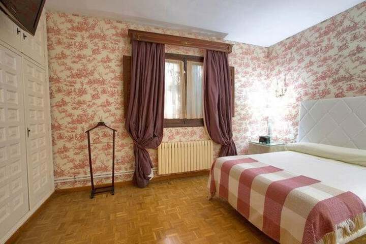 Room 28 of 90