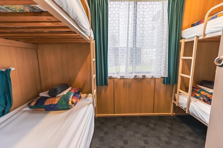 Room 12 of 63