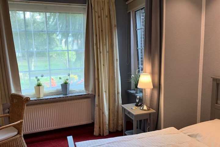 Room 6 of 26