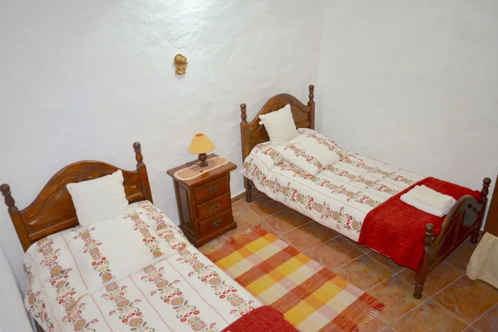 Room 2 of 13