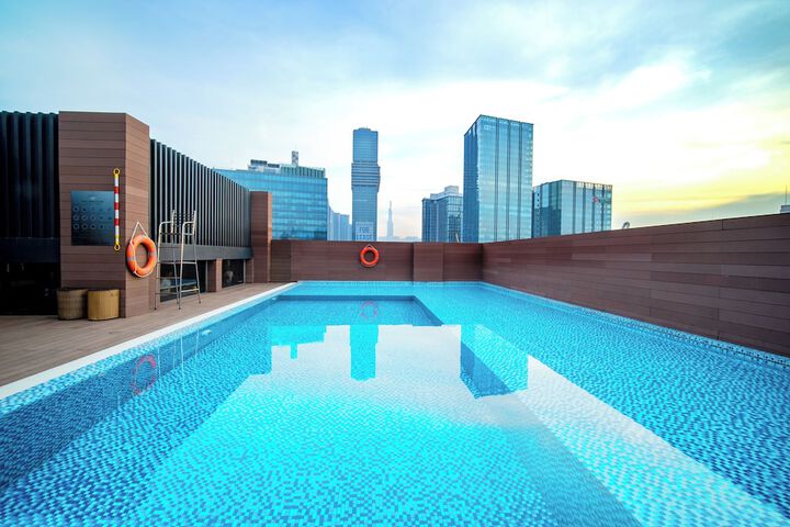 Pool Hotel
