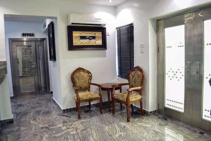 Room 6 of 50