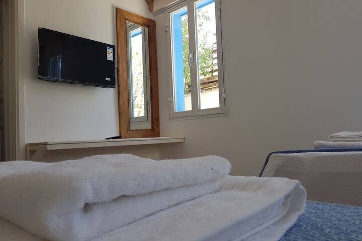Room 6 of 35