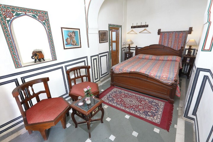 Room 4 of 24