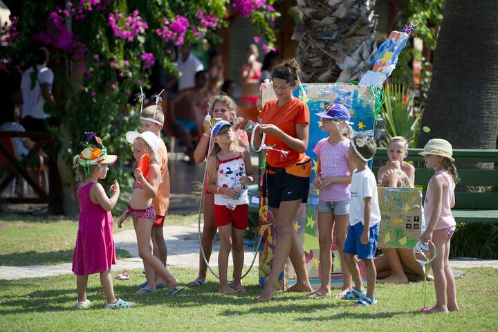 Childrens Activities 173 of 552