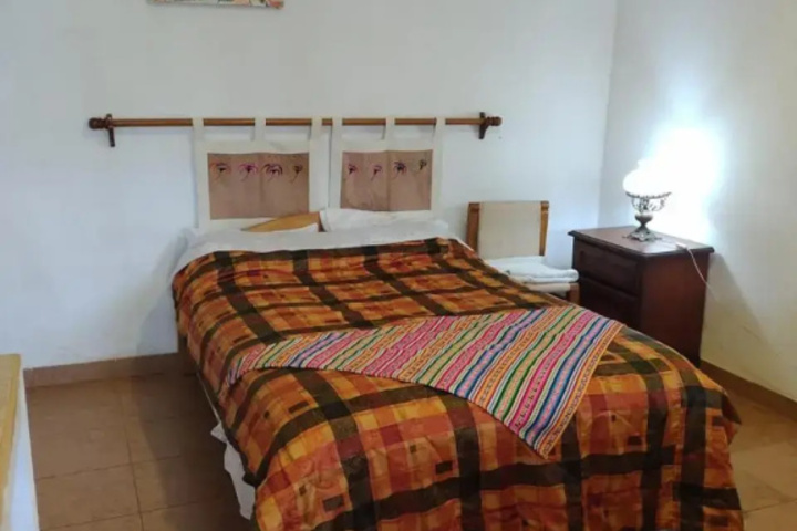 Room 4 of 12