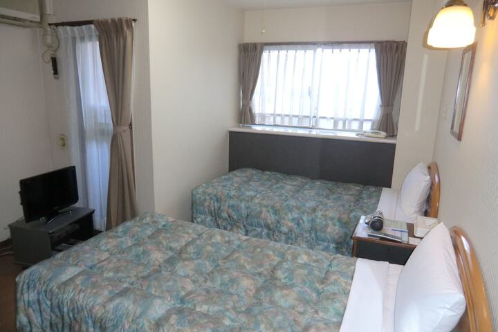 Room 5 of 50