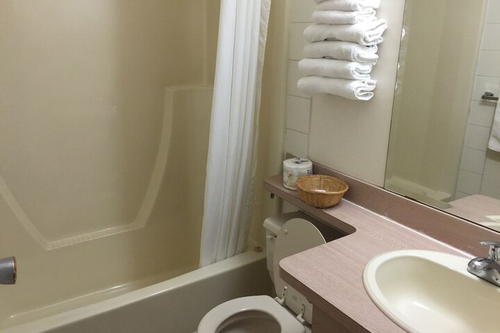 Room 16 of 21