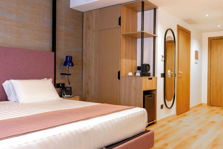 Room 38 of 146