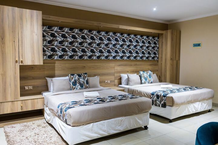 Room 1 of 7