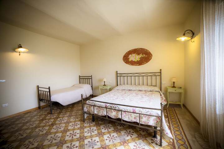 Room 3 of 42