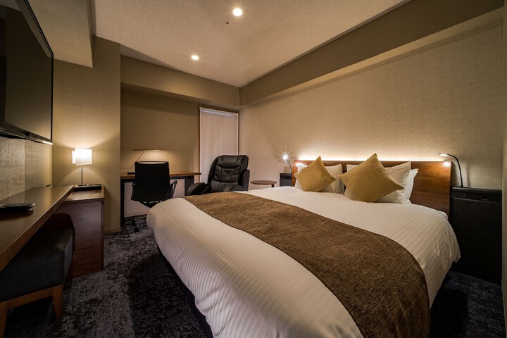 Room 13 of 73