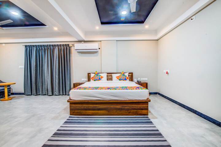 Room 9 of 30
