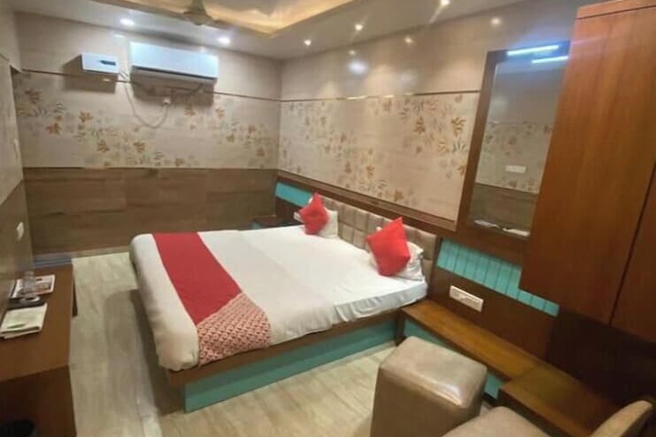 Room 5 of 15