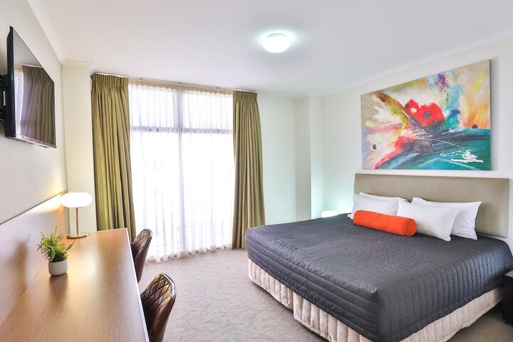 Room 11 of 38