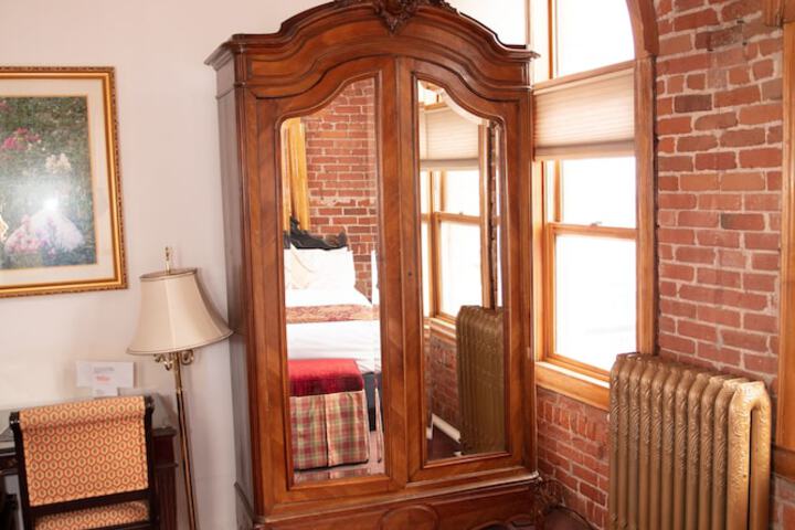 Room 37 of 120