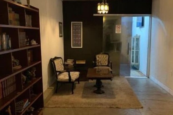 Room 9 of 20