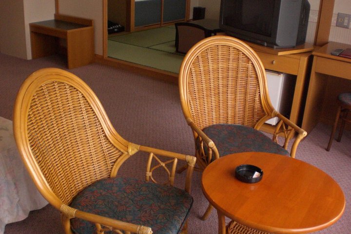 Room 7 of 28