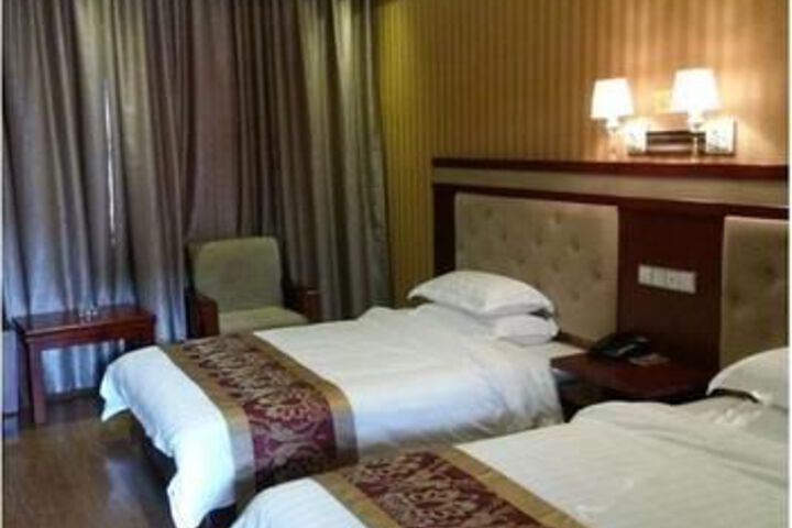 Room 12 of 36