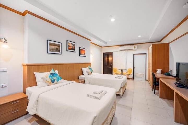 Room 10 of 17