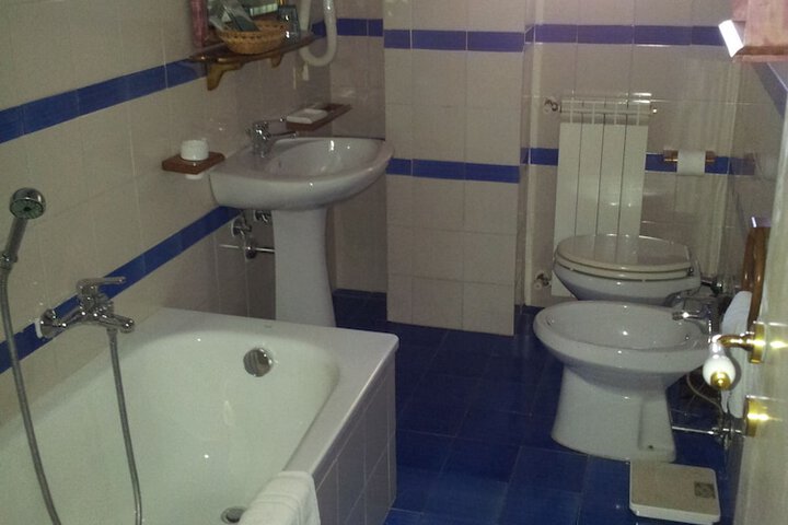 Room 6 of 23