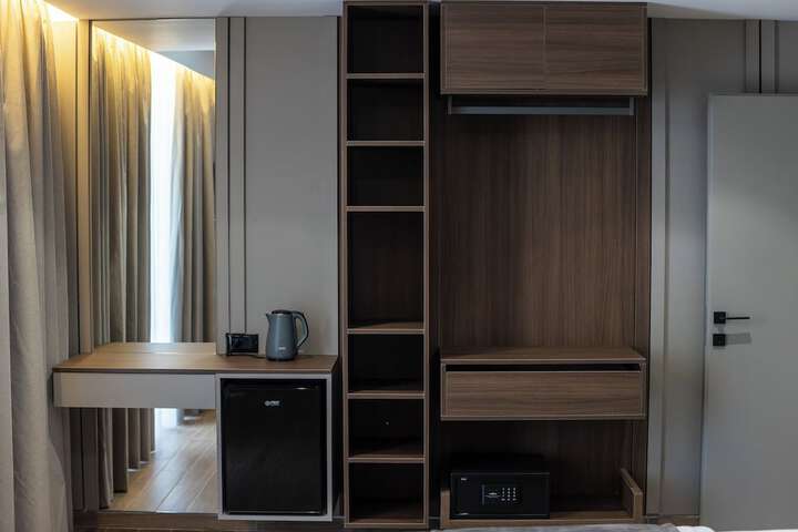 Room 11 of 114