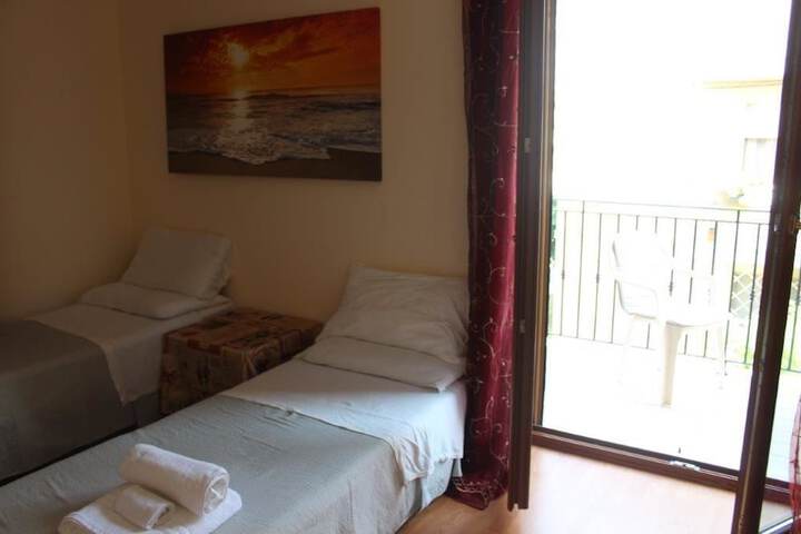 Room 4 of 34