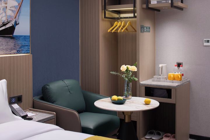 Room 7 of 31
