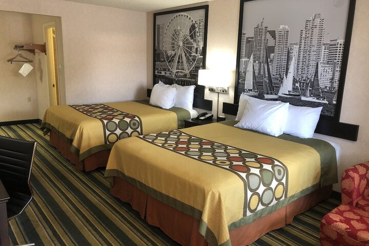 Room 7 of 28