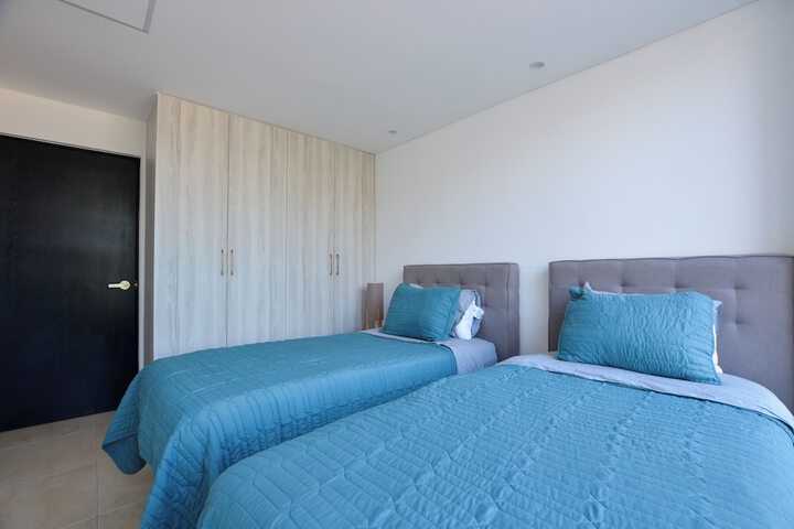 Room 9 of 270