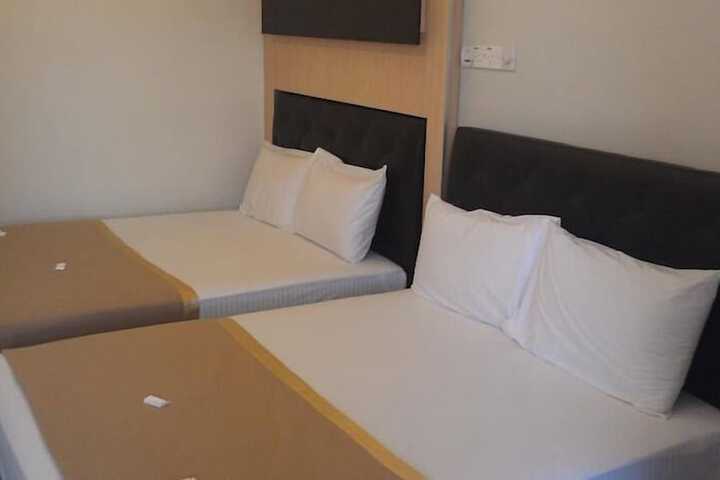 Room 16 of 32
