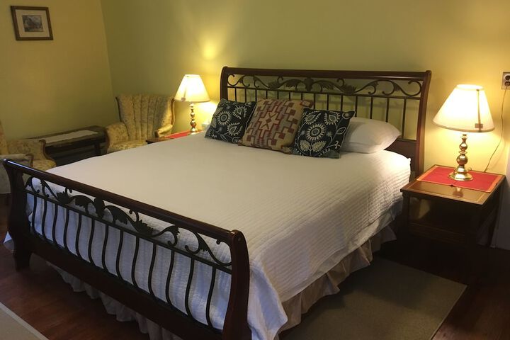 Room 141 of 246