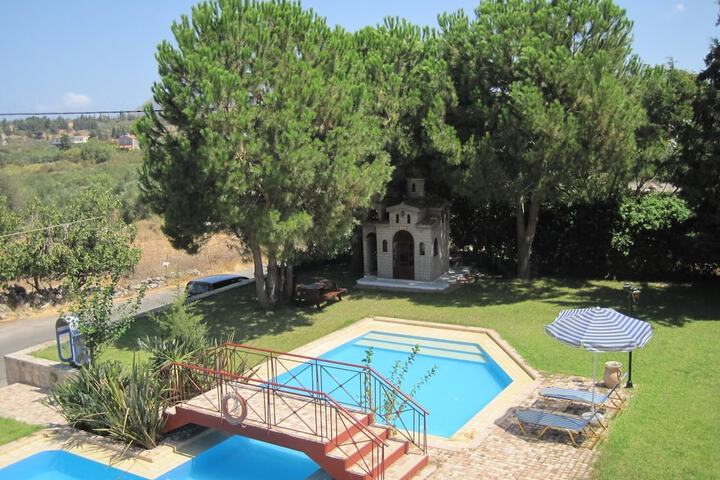 Hotel with Pool