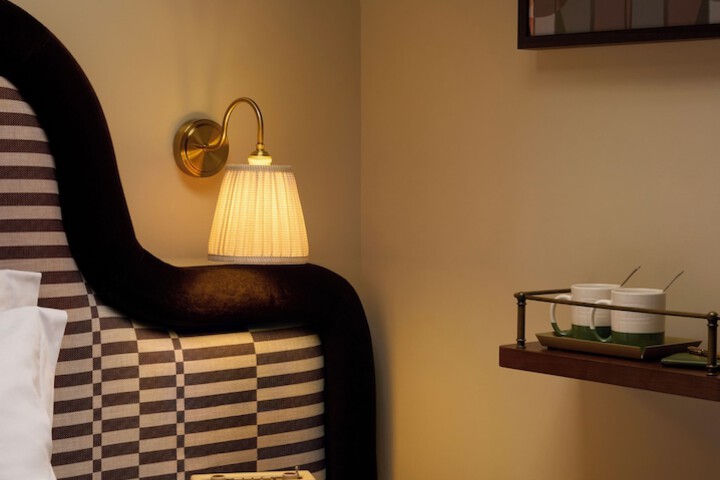 Room 9 of 38