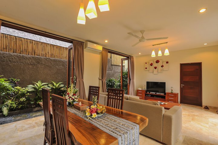 Dining Photos