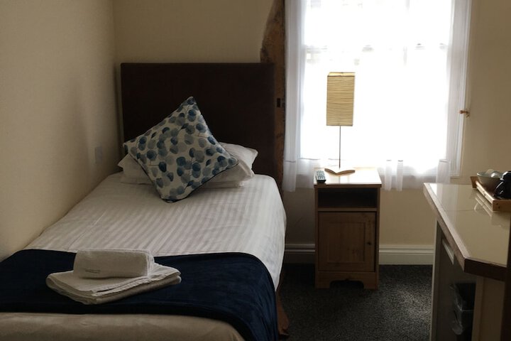 Room 6 of 28