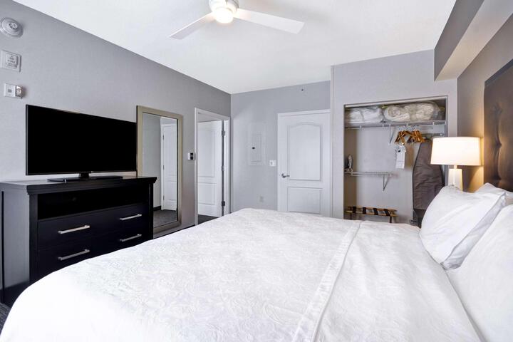 1 King Bed 1 Bedroom Suite (20 of 37)