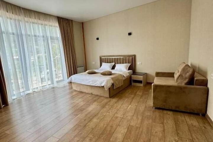 Room 2 of 43