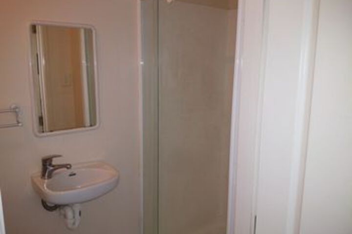 Room 6 of 66