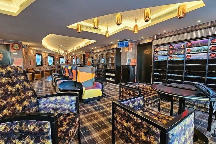 Hotel Jaguar Oporto – is Near the Metro has Free Parking and a Free Shuttle Service between the Airport and the Hotel from 7AM to 8PM
