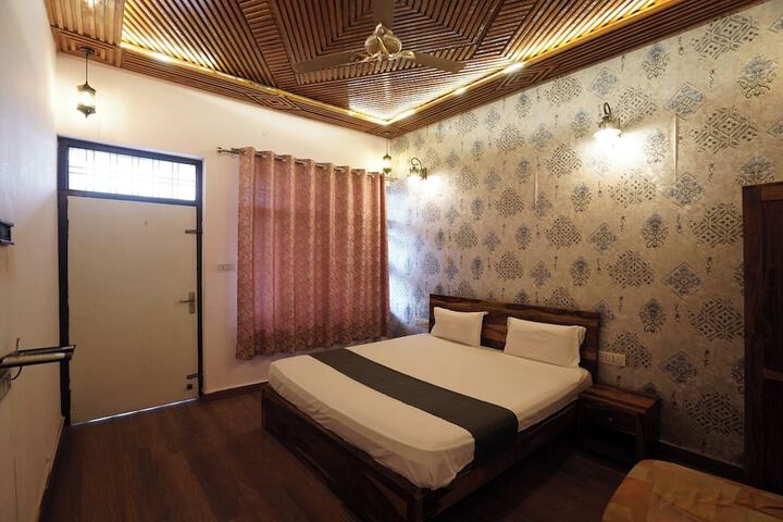 Room 10 of 27