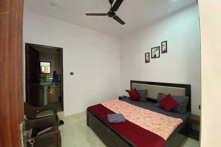 Room 2 of 23