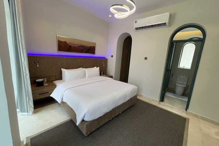 Room 16 of 79