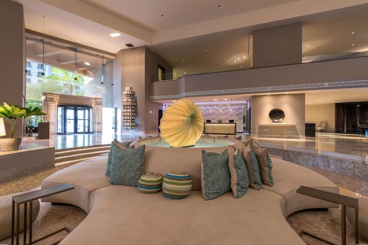 Entrance & Lobby